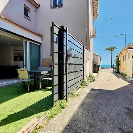 Apartment Le Patio Du Pecheur By Booking Guys